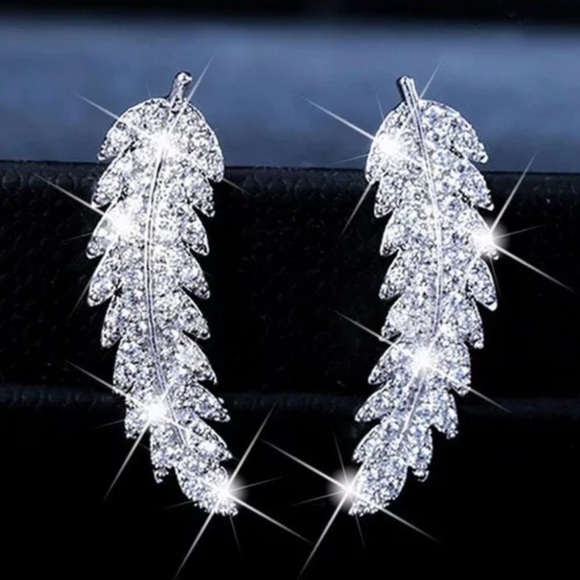 NEW Sterling Silver Leaf Earrings - Picture 2 of 4